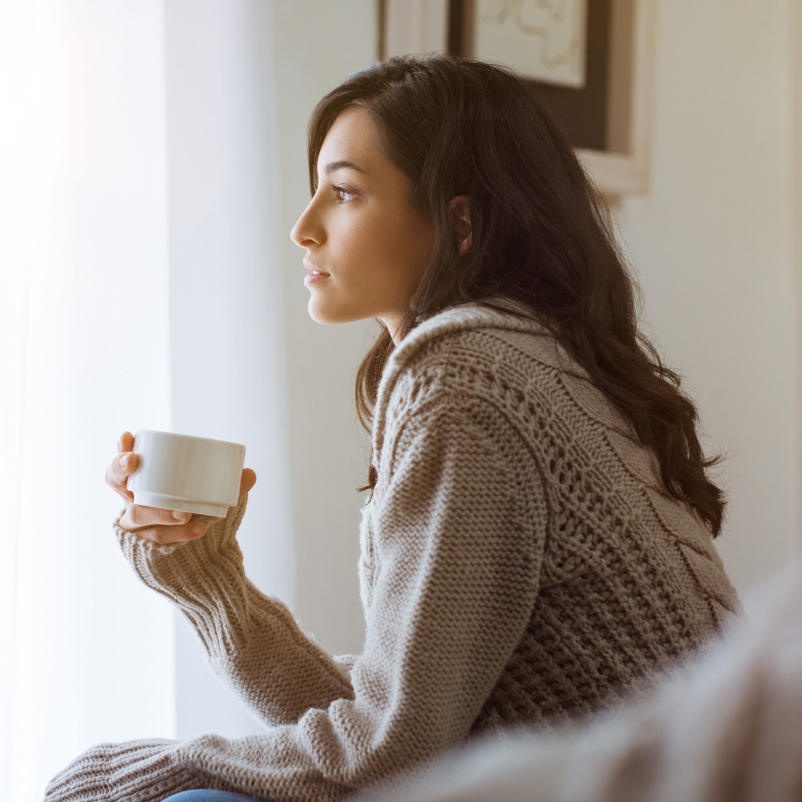 A Texas woman searching on her laptop "How Does the Abortion Pill Work?"